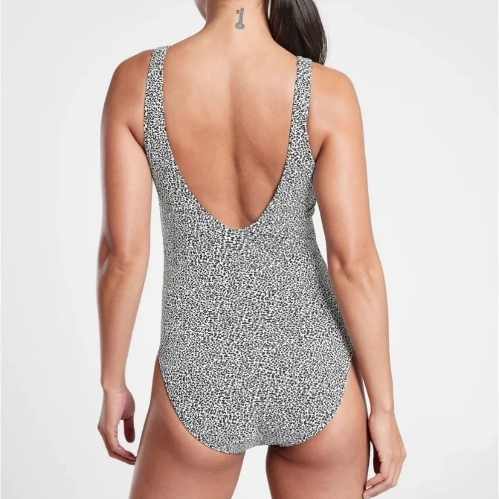 Athleta Seychelles Jacquard Textured One Piece Swimsuit, Black‎ / White